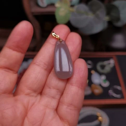 和田玉银S925镶嵌颈饰香芋紫无事牌