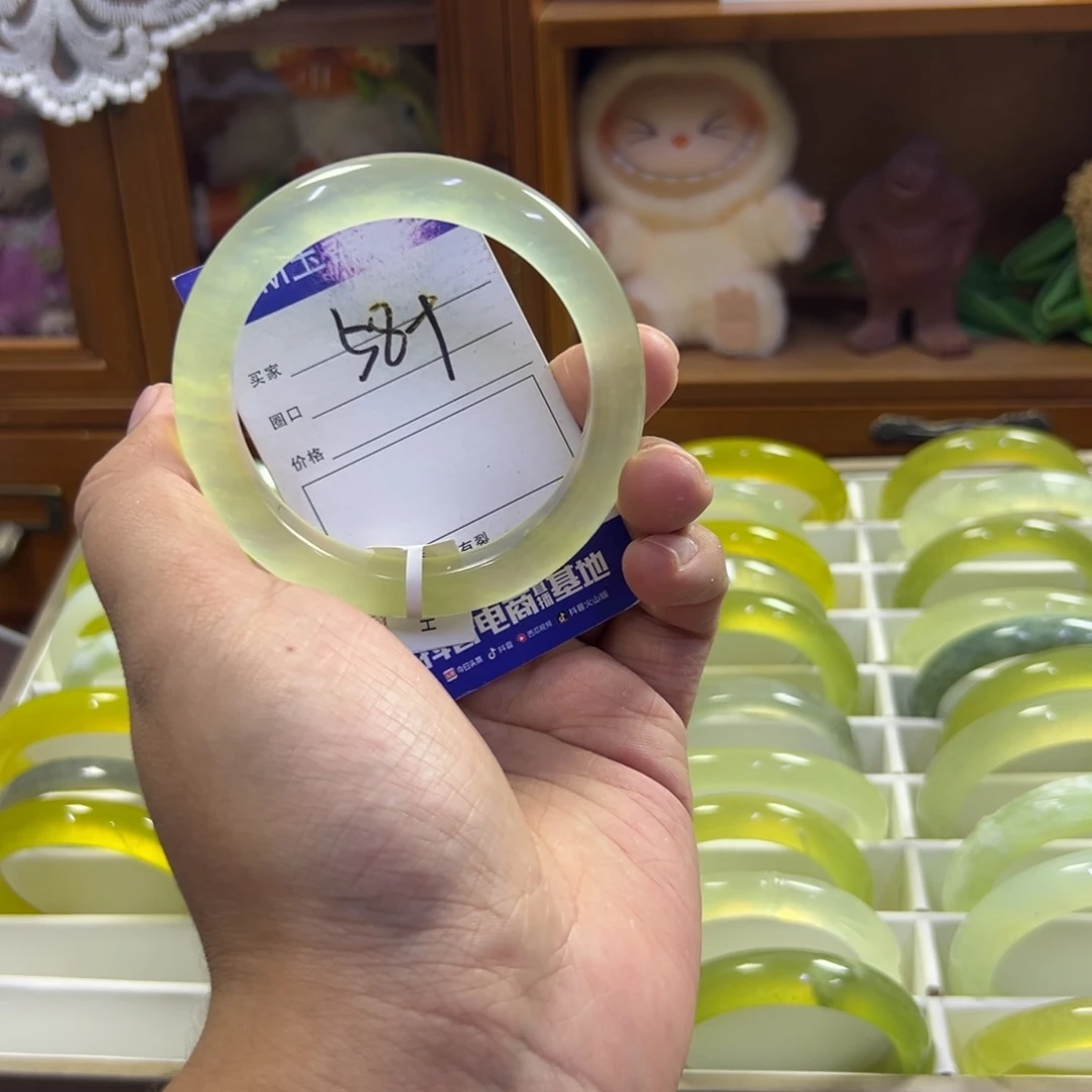 蛇纹石玉未镶嵌手镯663