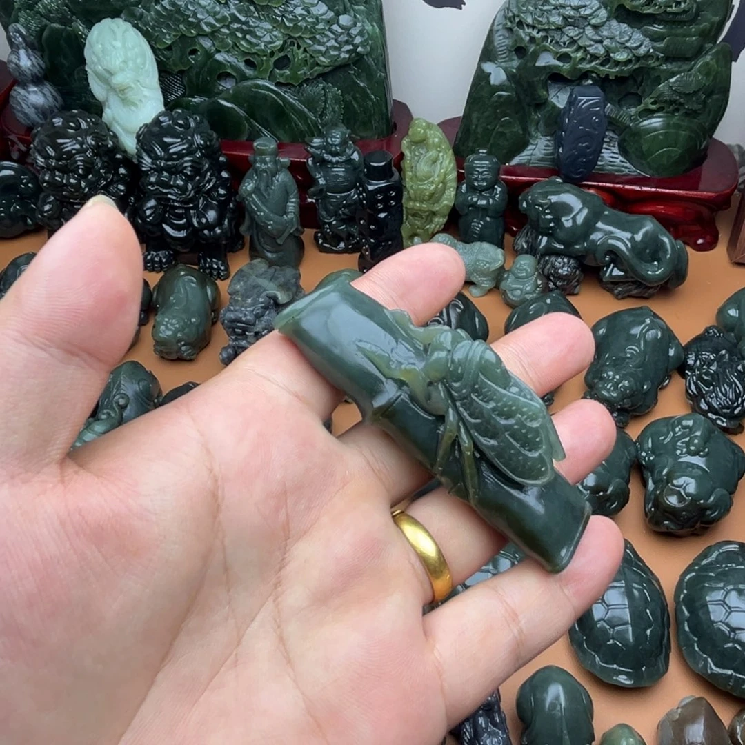 和田玉未镶嵌把件