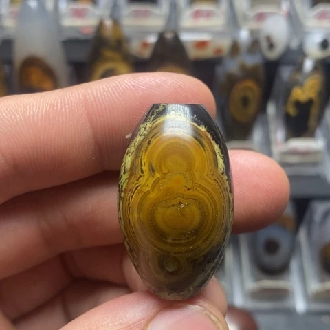 未镶嵌玛瑙/玉髓珠宝奇石