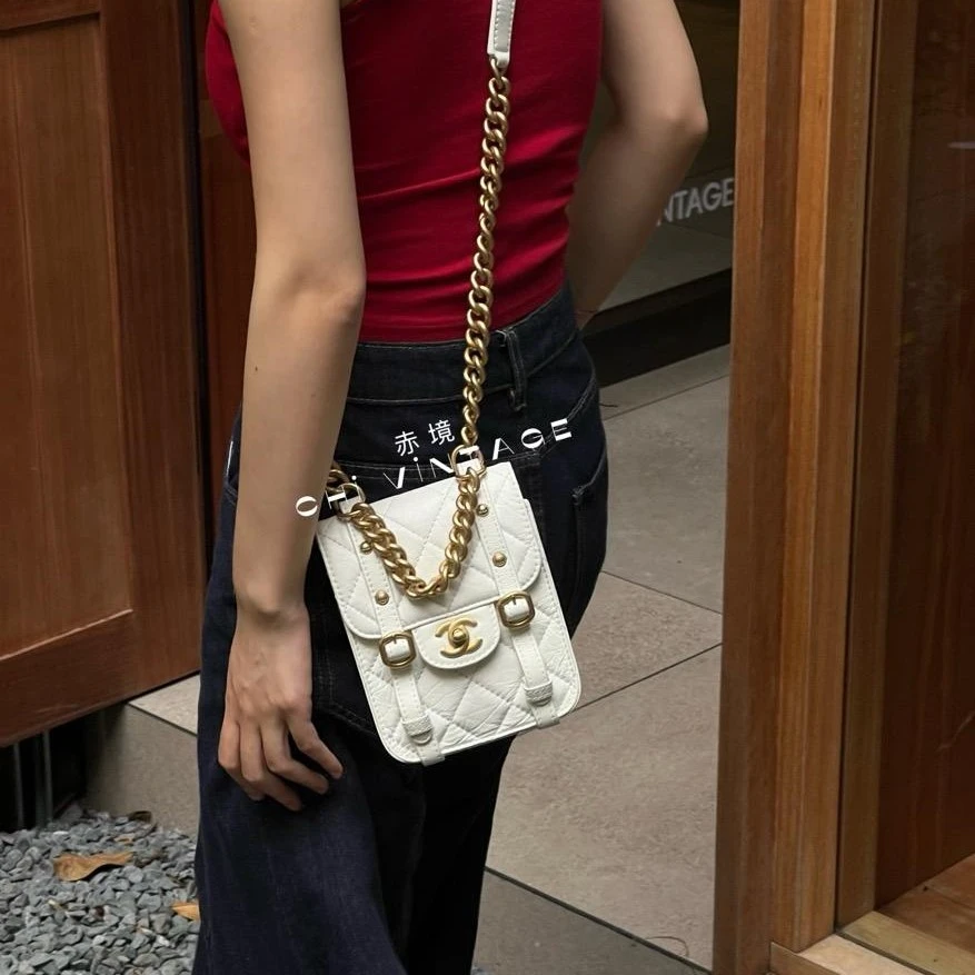 99新 Chanel/香奈儿 5704 白金剑桥邮差手机包芯片款