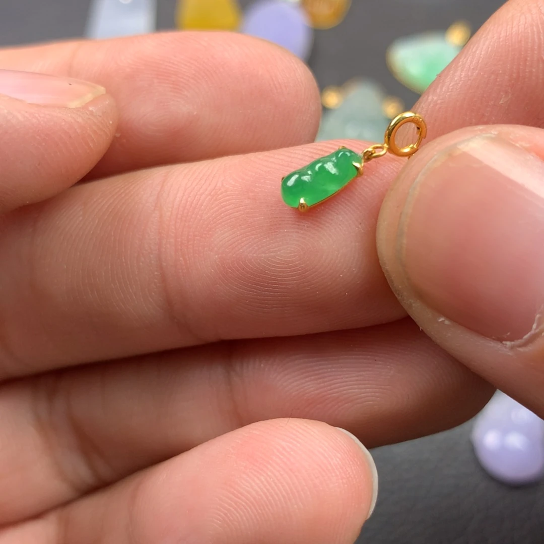 【闪购商品】颈饰18K金镶嵌翡翠翡翠