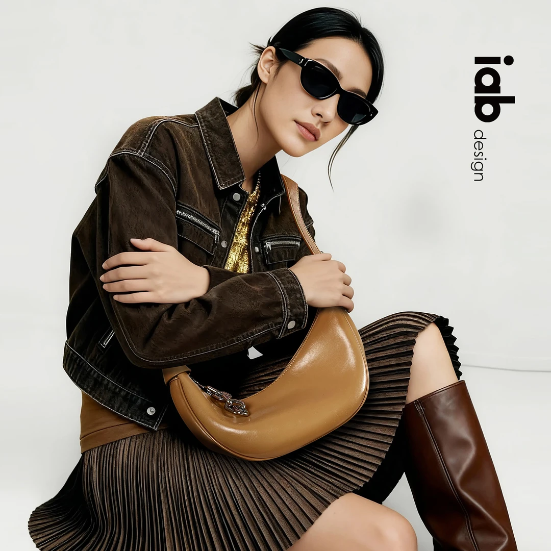 iab小众美拉德雅丹斜跨手拎软月牙包流行通勤百搭包送可爱挂饰