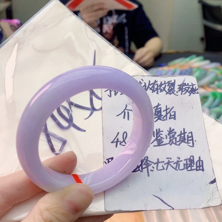 翡翠手镯未镶嵌翡翠手镯