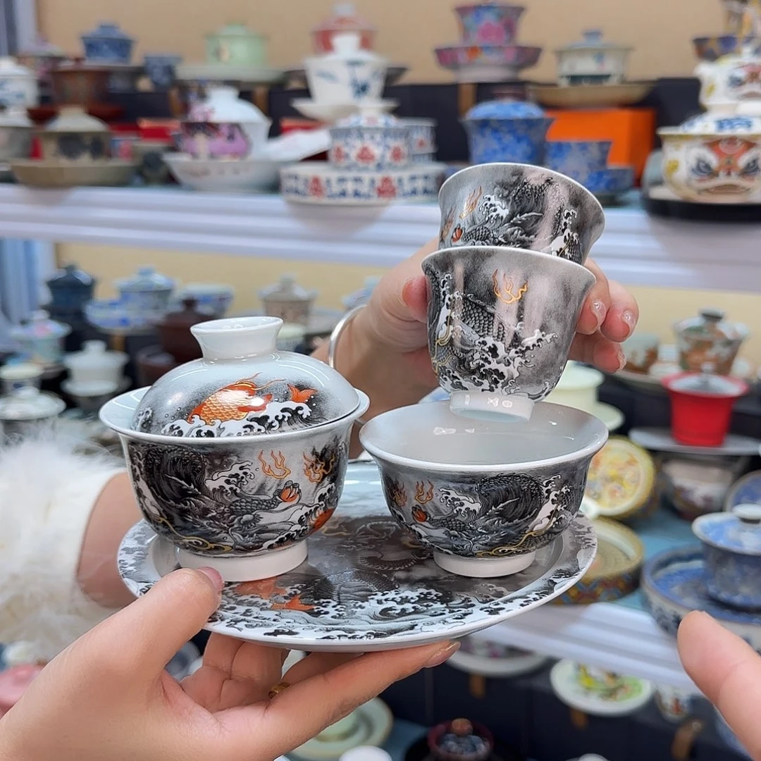 盖碗里的水煮熟了