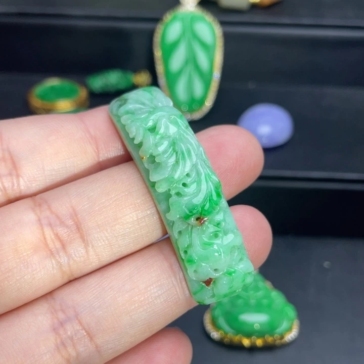 翡翠未镶嵌手绳手绳