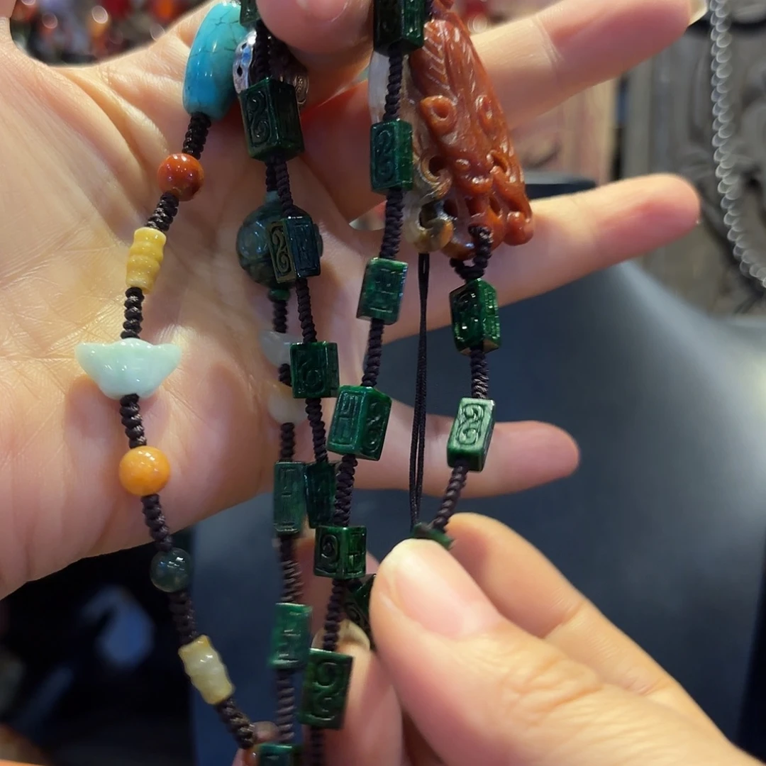 翡翠未镶嵌颈饰我