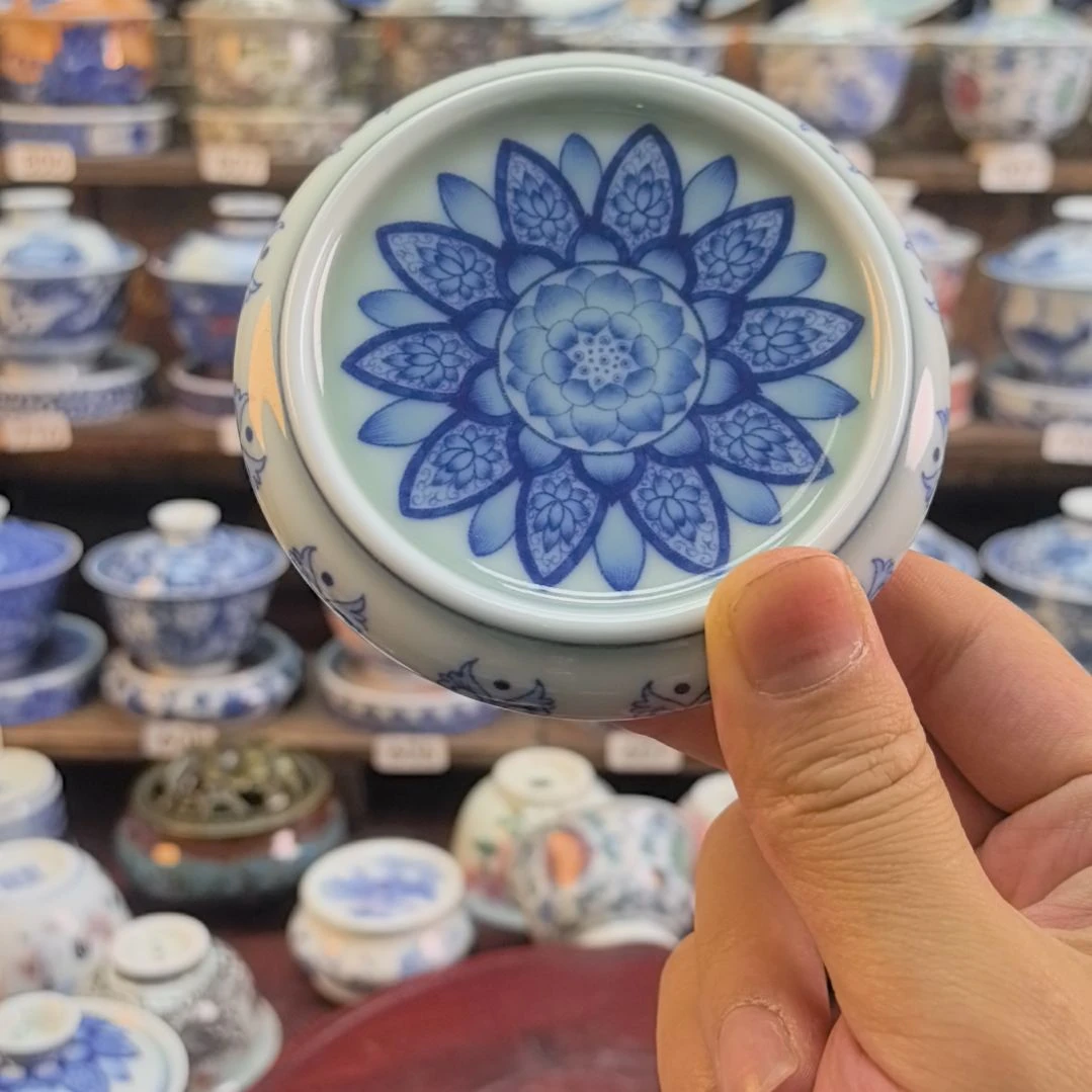 ?***欢青花并蒂莲实心盖置