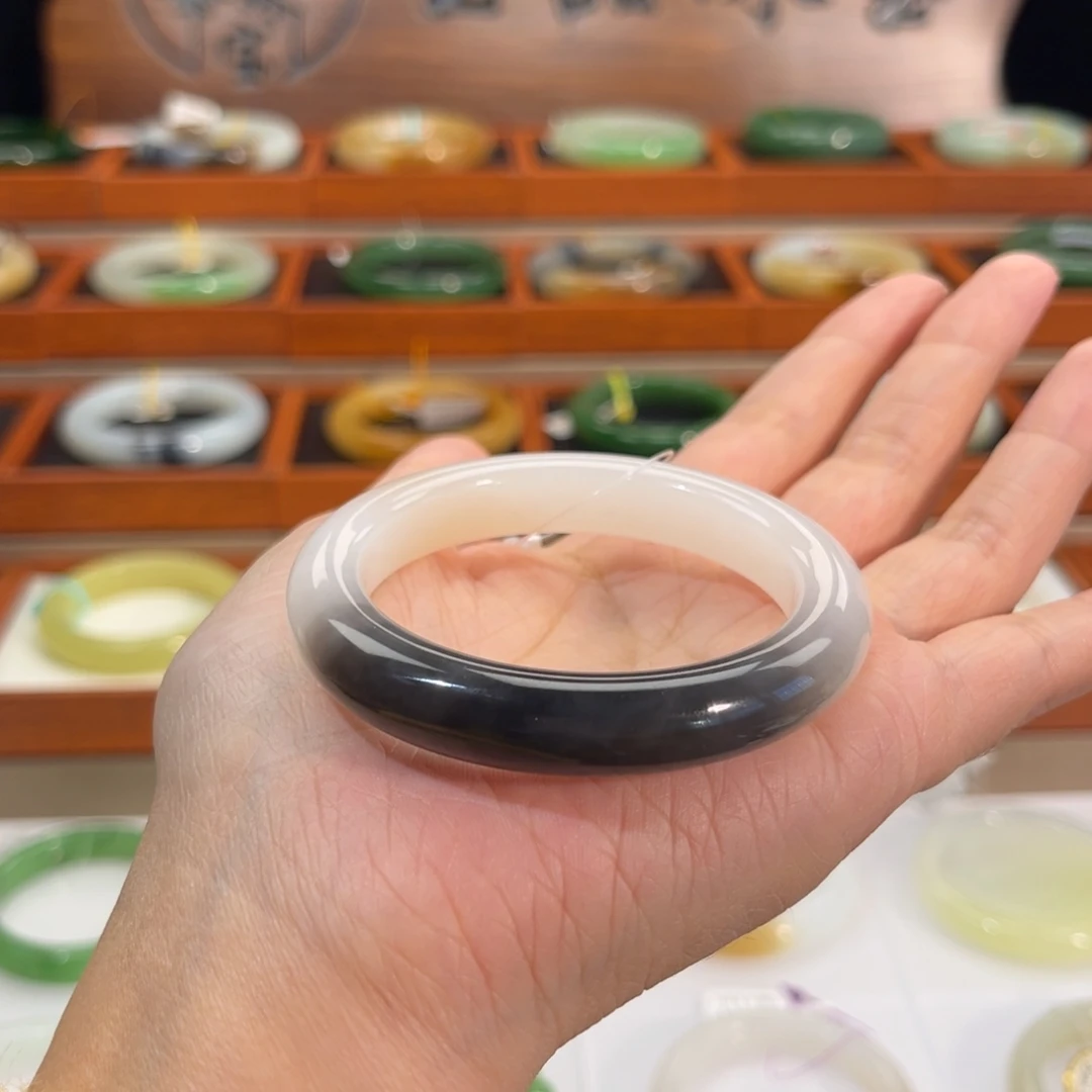 和田玉未镶嵌手镯  「紫粉白」三色