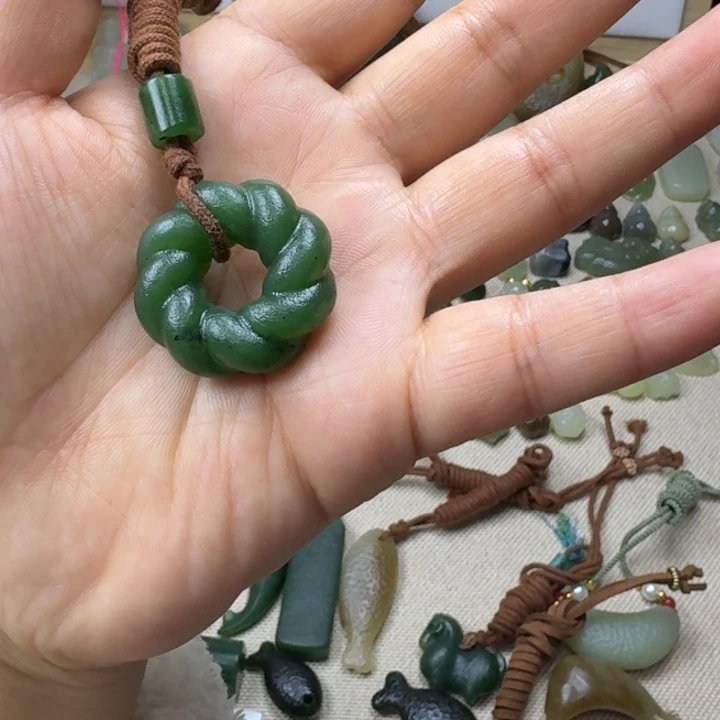 和田玉未镶嵌挂件