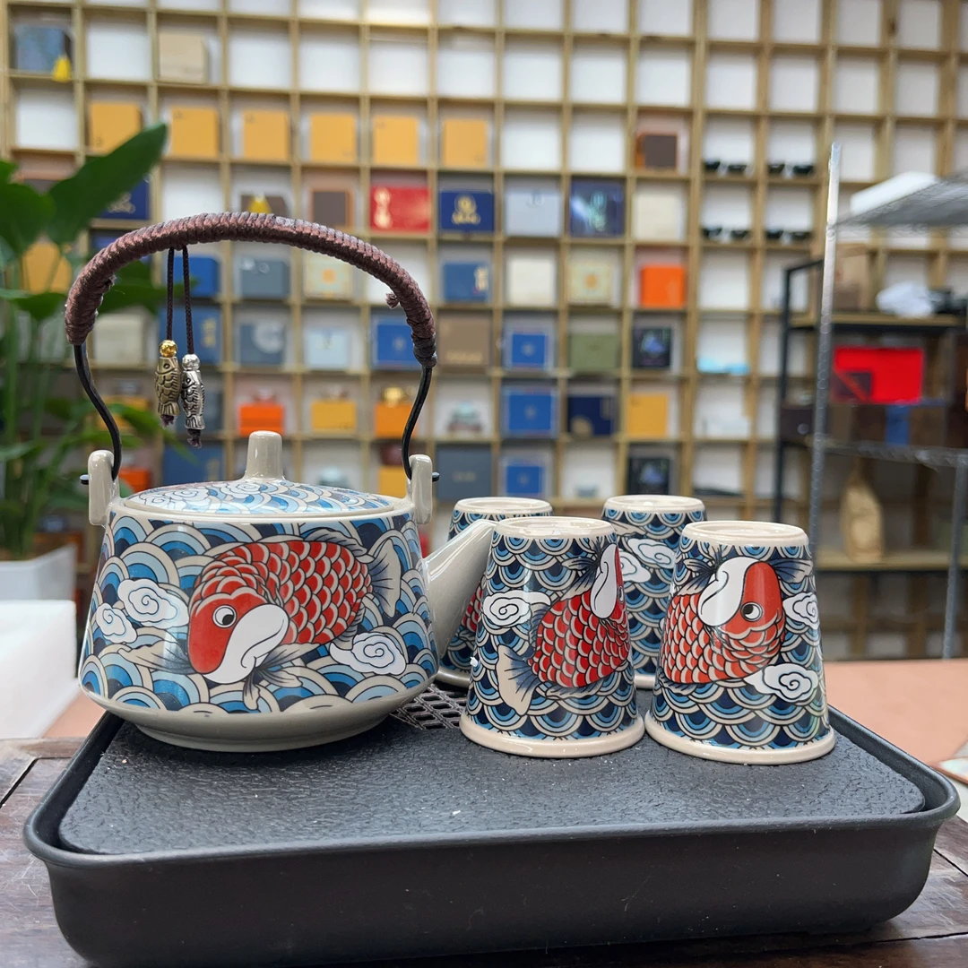 605-蓝条纹红锦鲤提梁壶四杯+黑茶盘（80）