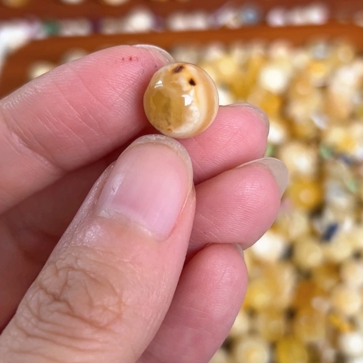 未镶嵌蜜蜡裸石11mm一个