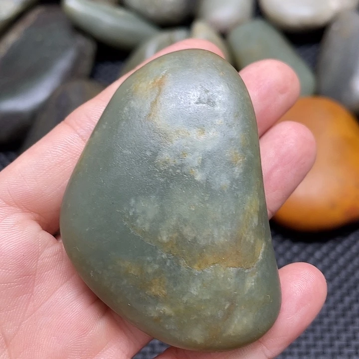 和田玉未镶嵌车挂