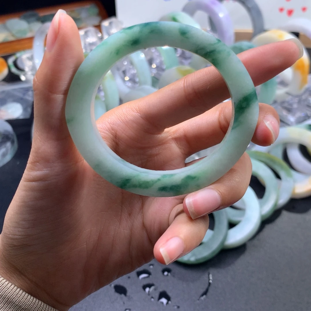 定制翡翠未镶嵌泥鳅背