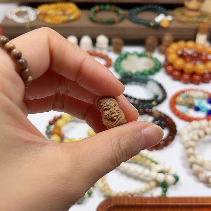 檀香木其他小****?老山檀香