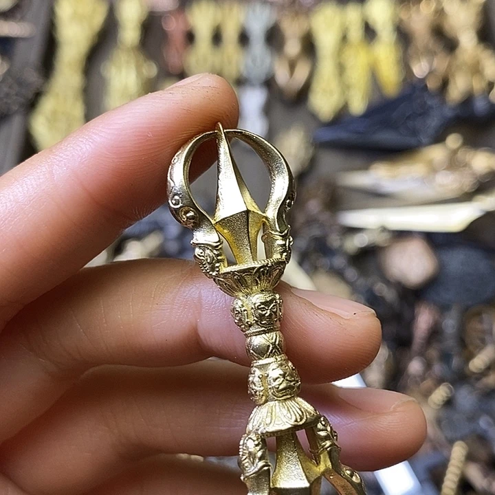 藏传青铜中古有点小磕碰