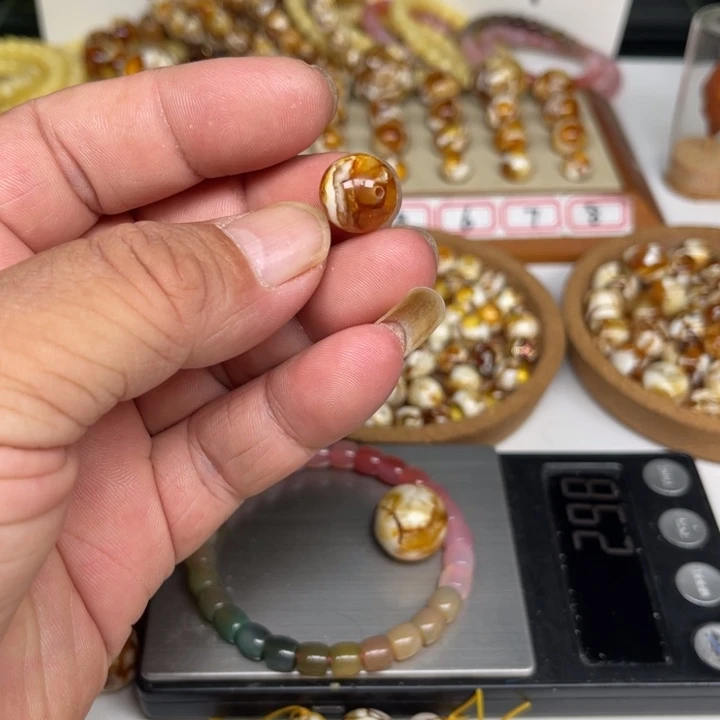 未镶嵌琥珀裸石11号