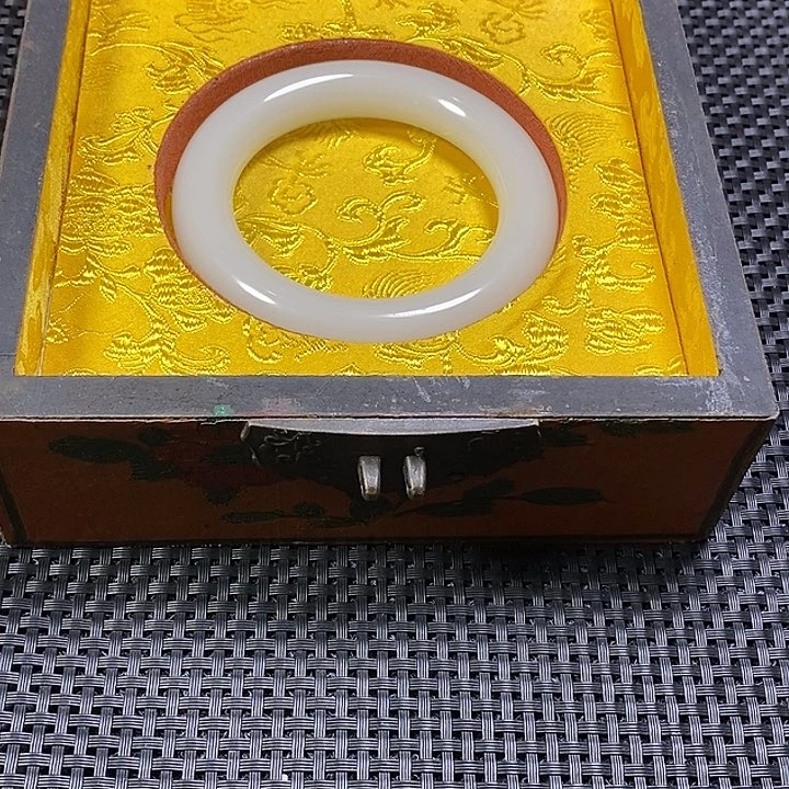 白玉菩提吊坠雨**晴1111111111121111