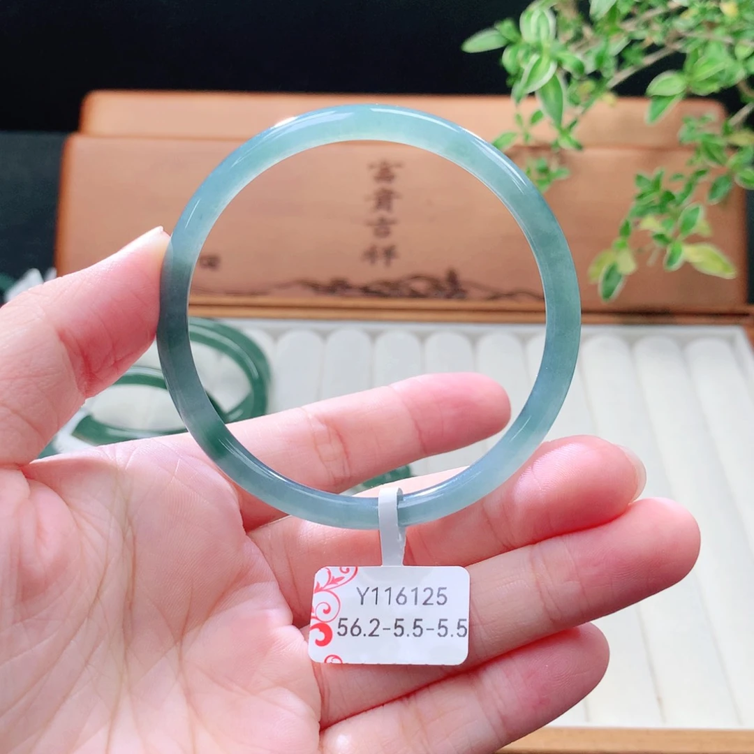 未镶嵌手镯（圆镯）翡翠