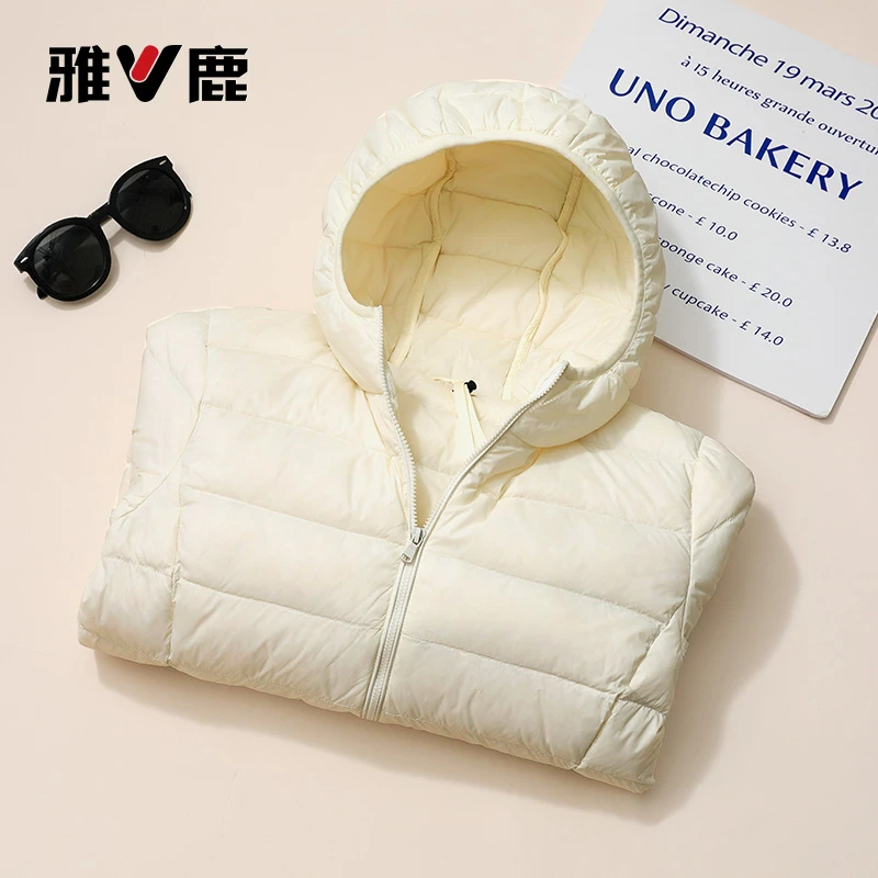 雅鹿2025冬季新款轻薄排骨羽绒服女90绒短款连帽立领显瘦保暖外套