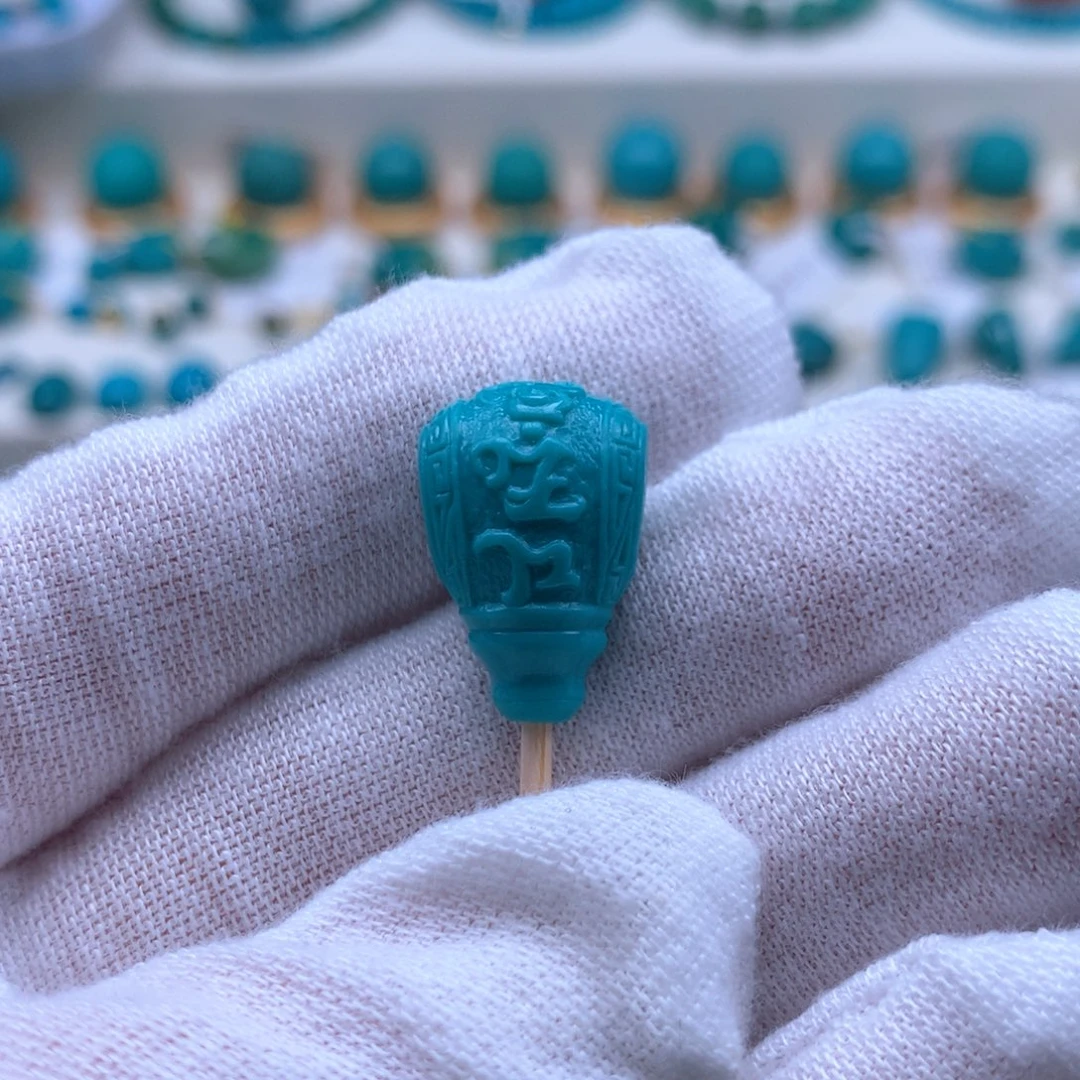 绿松石配饰未镶嵌