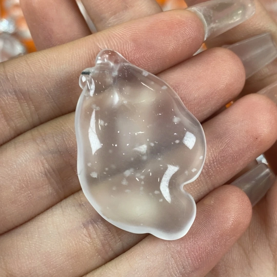 麦***鹤未镶嵌吊坠石英质玉