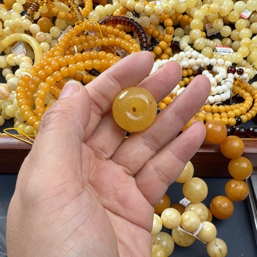 琥珀未镶嵌珠宝奇石