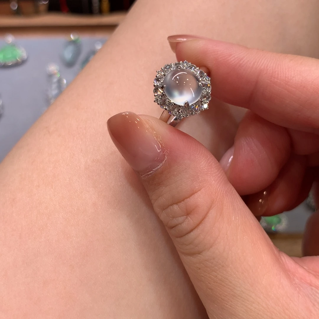 翡翠戒指18K金镶嵌戒指