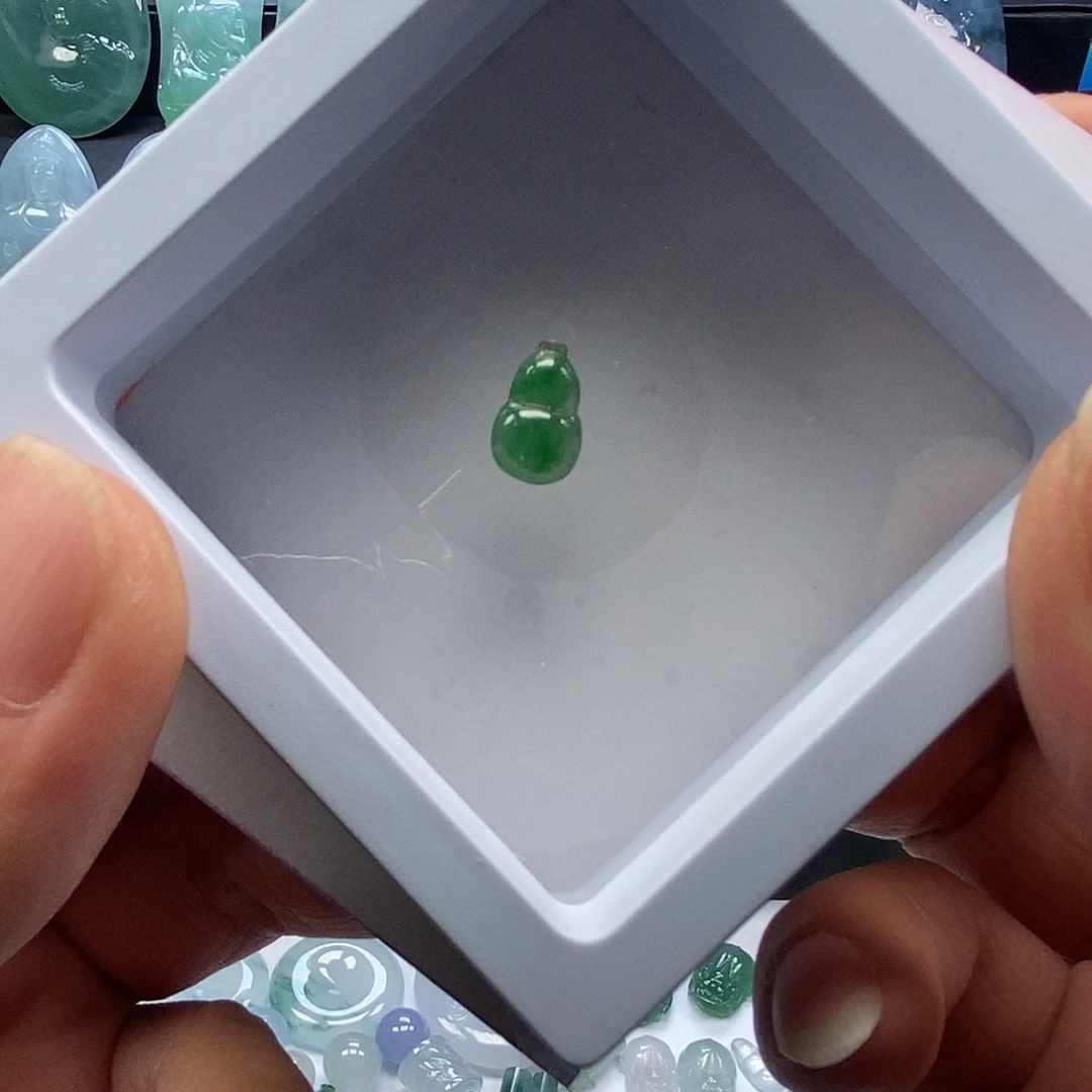 翡翠未镶嵌吊坠(不含链)翡翠葫芦