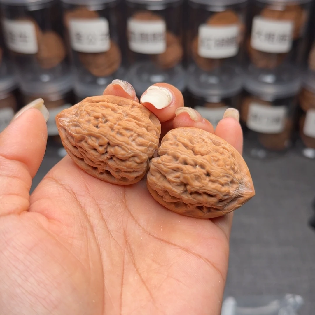 文玩核桃把件野生子弹头