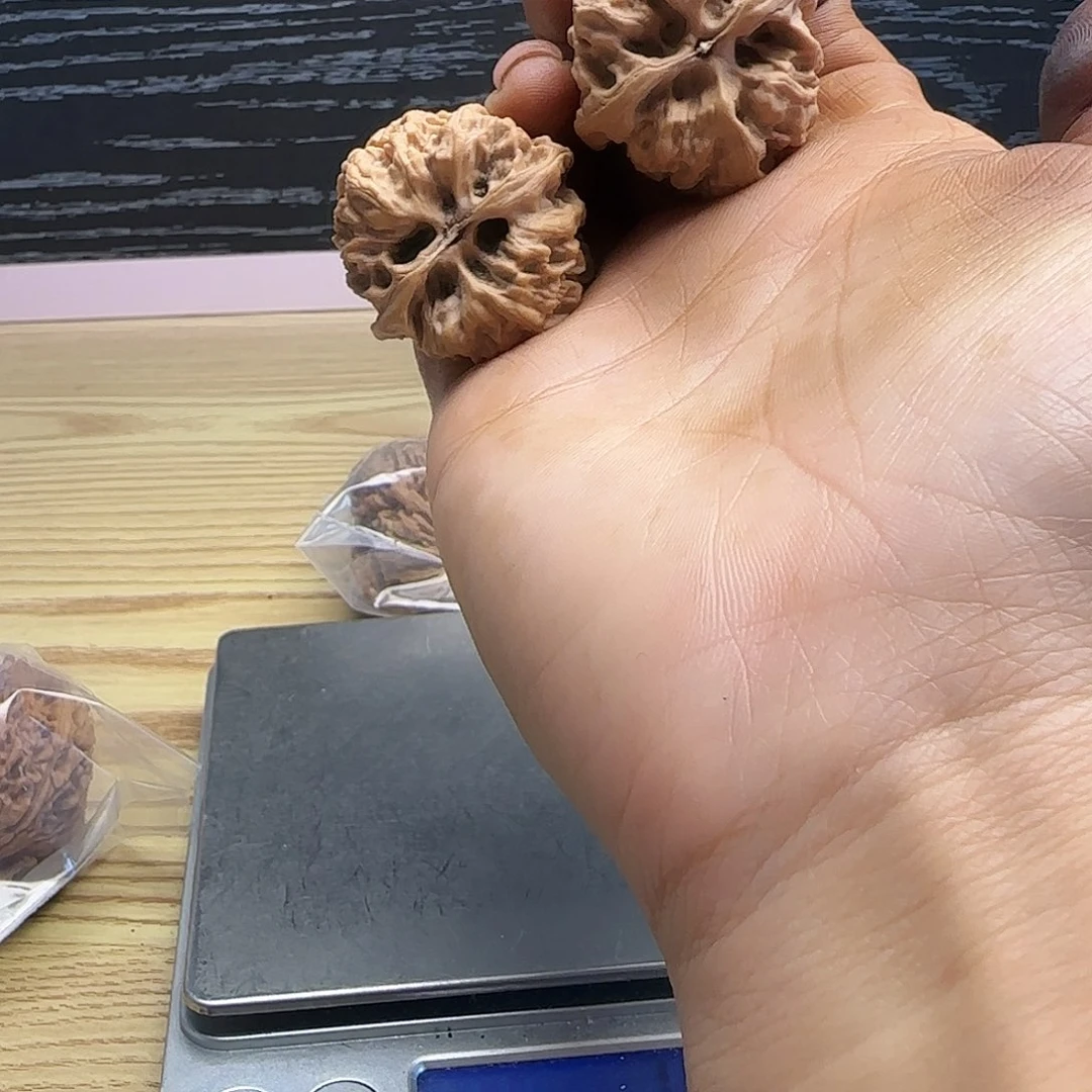 七***金吊坠桃核核桃核桃