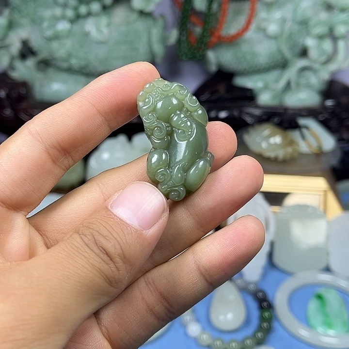 颈饰未镶嵌和田玉