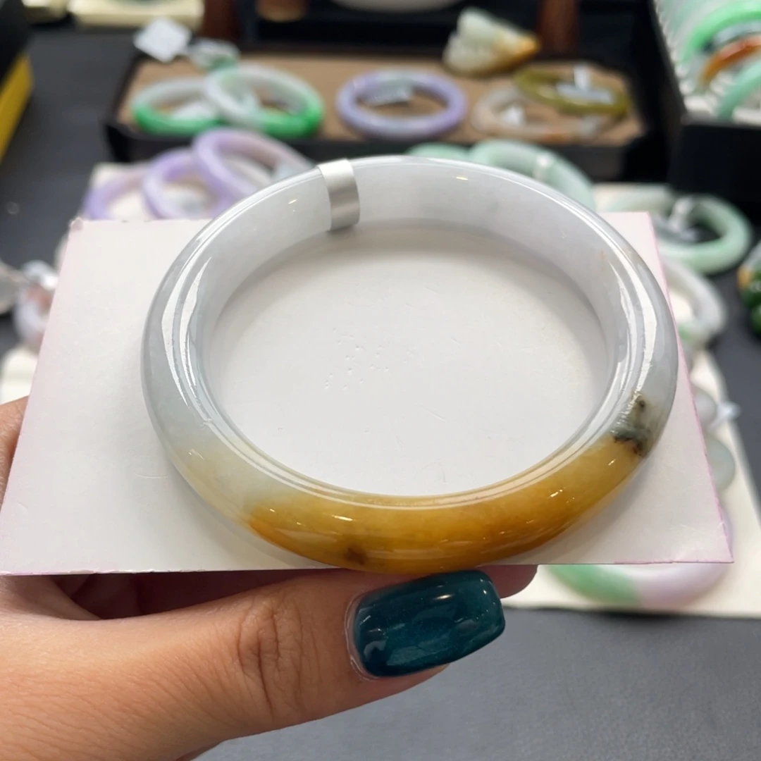 翡翠未镶嵌手镯60圆条纹裂