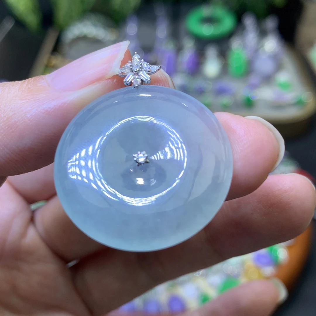 颈饰18K金镶嵌翡翠