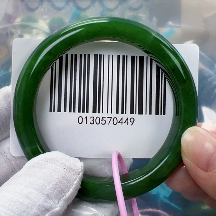 和田玉未镶嵌手镯微瑕57.7