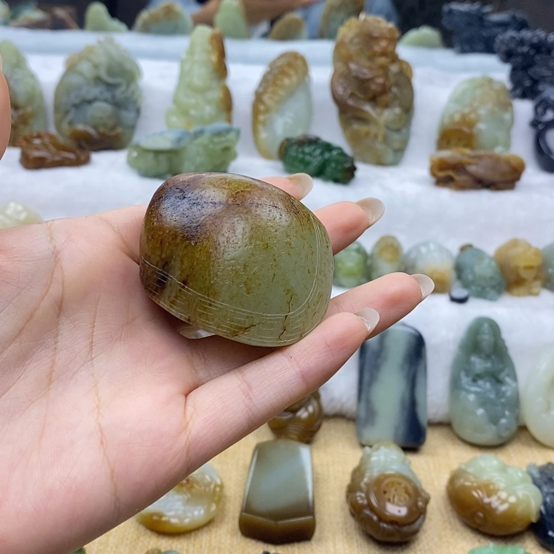 和田玉(糖玉)未镶嵌颈饰