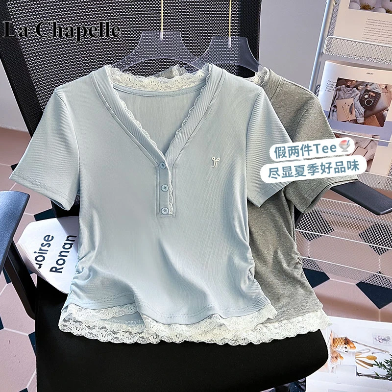 拉夏贝尔假两件蕾丝拼接v领短袖t恤女夏季2025显瘦修身短款上衣潮