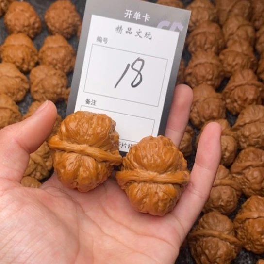 吊坠桃核我是第一百38