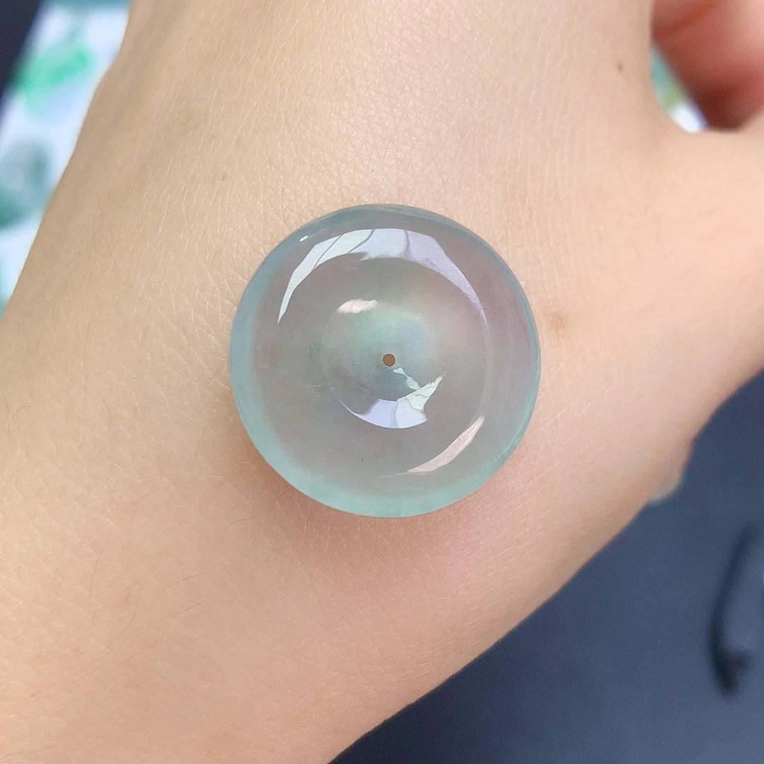 翡翠未镶嵌颈饰平安扣