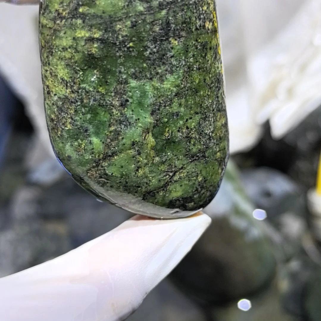 用***5藏玉药王石原石一个
