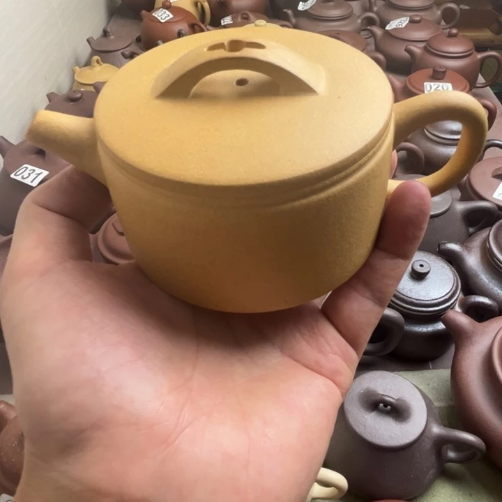 茶壶紫砂黄金段220cc左右瑕疵