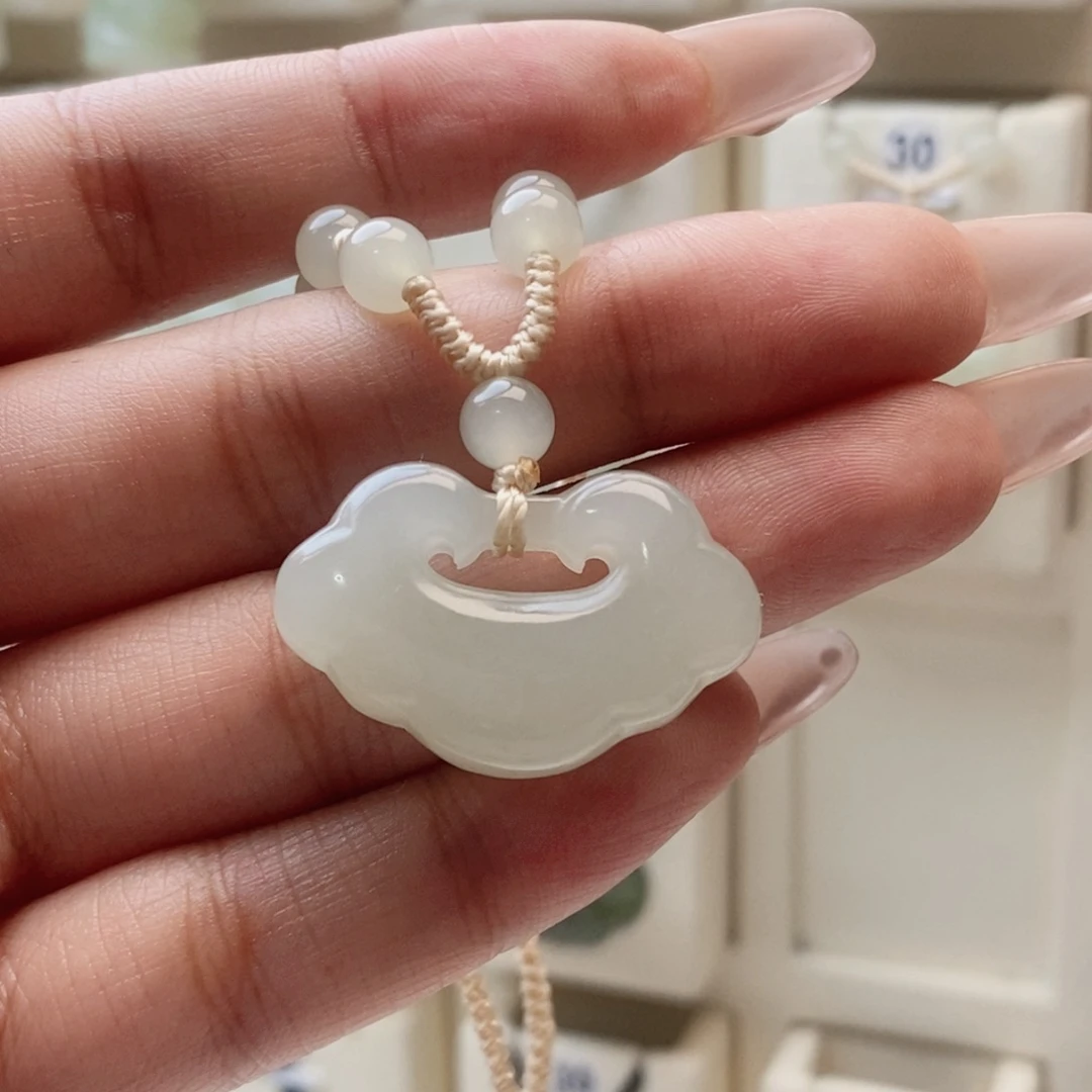 F***程和田玉未镶嵌颈饰