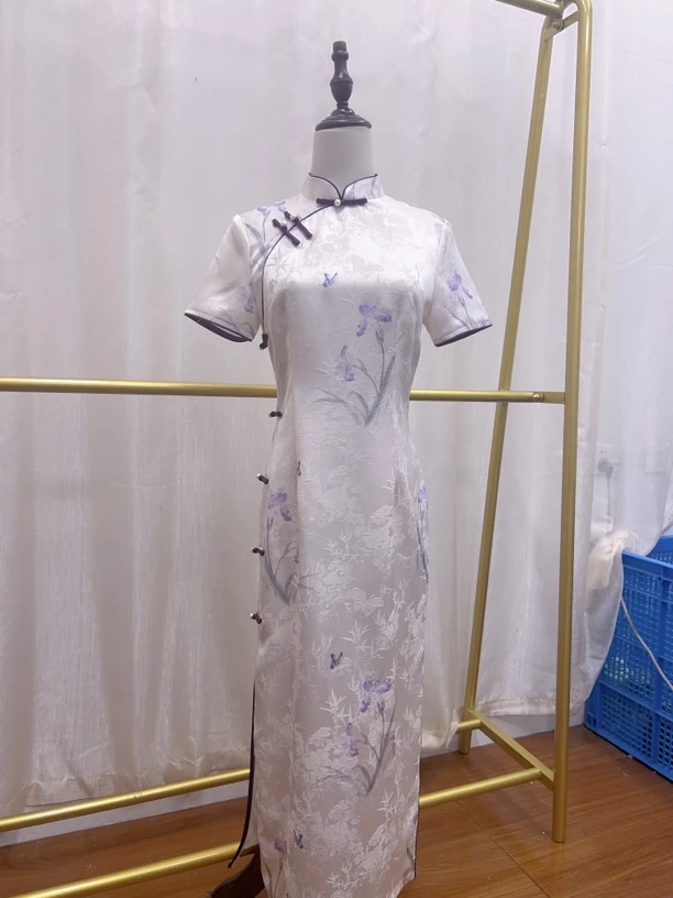V-3023 紫鸢尾 锦缎提花 新中式国风夏款年轻款改良旗袍120cm长款
