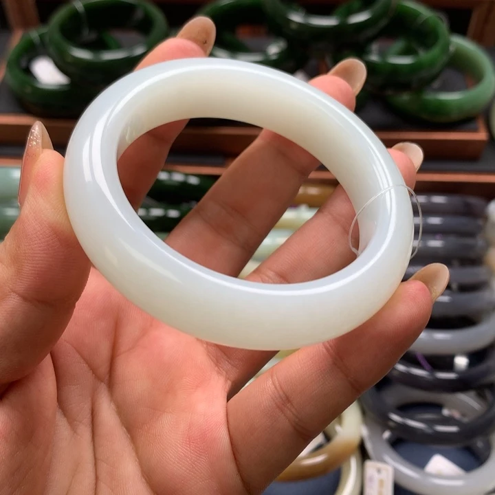 【闪购商品】未镶嵌手镯和田玉
