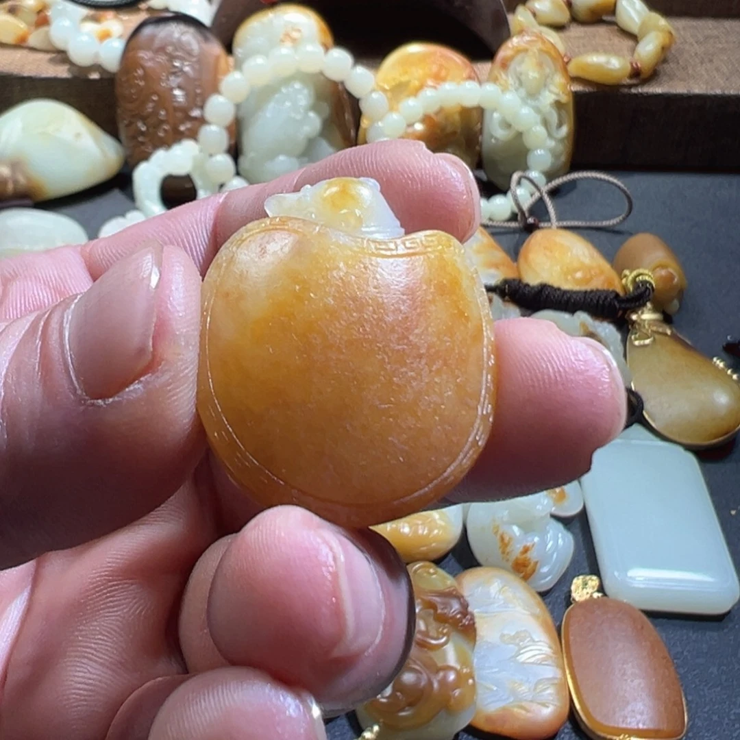 和田玉未镶嵌吊坠(不含链)