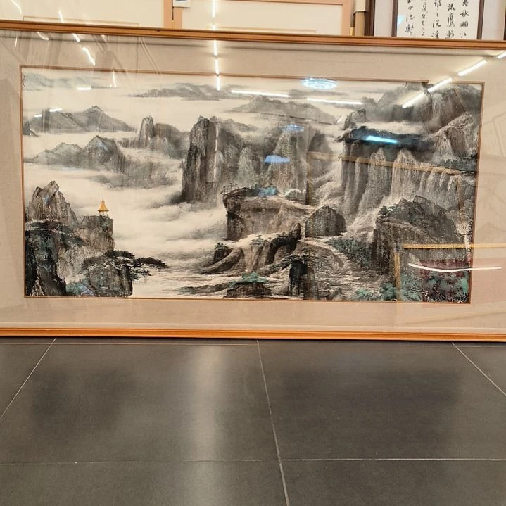 国画8平尺带框发作品