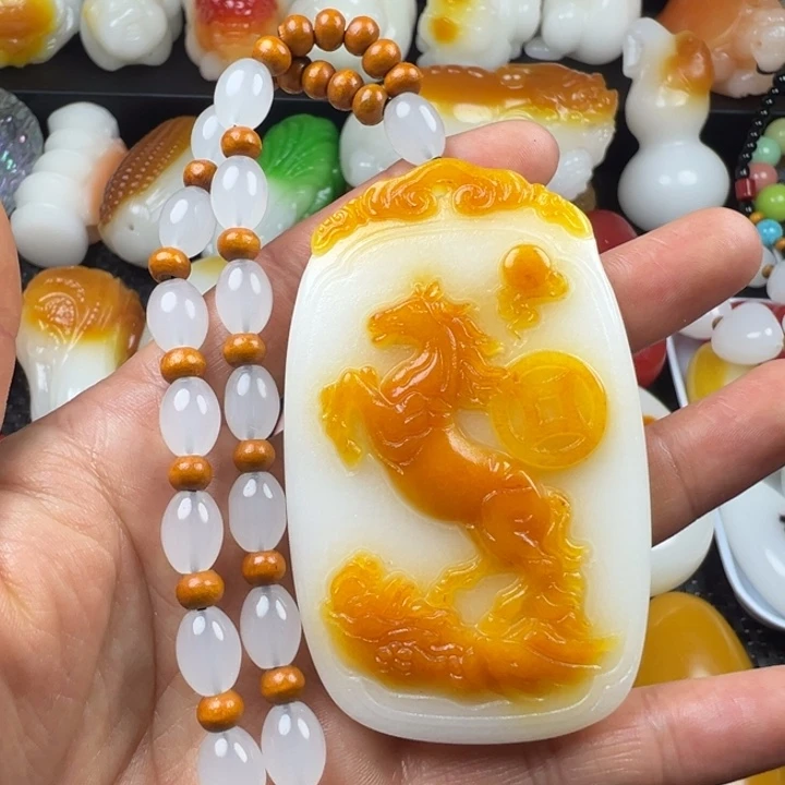 新疆戈壁五彩石金丝