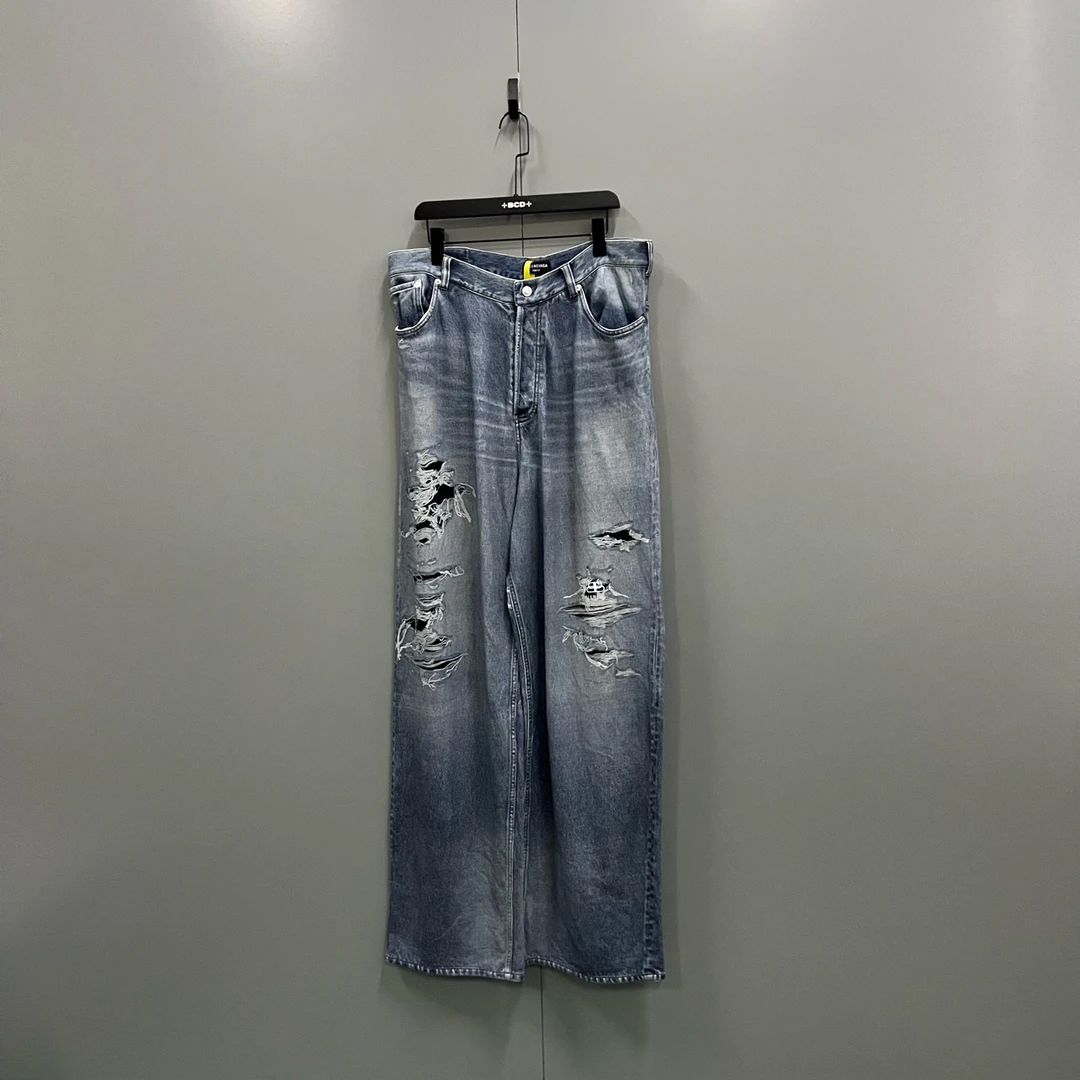 95新 Balenciaga/巴黎世家 bc623 破洞做旧牛仔裤 M码 302805