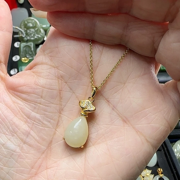 和田玉银S925镶嵌吊坠(赠链)