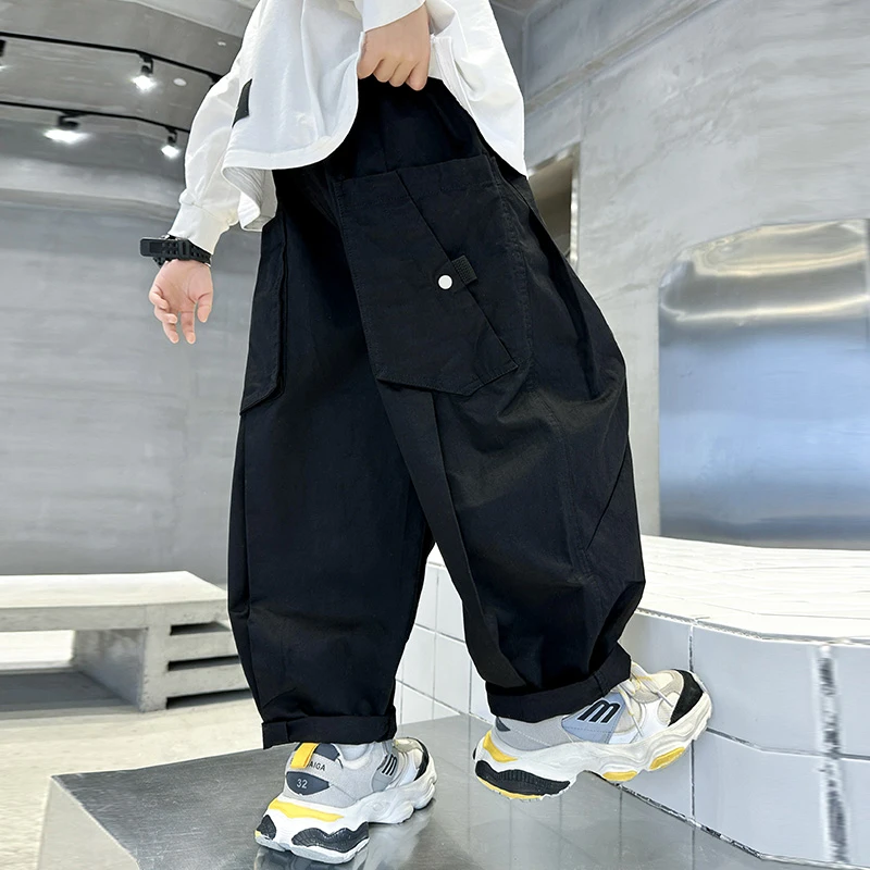 男童裤子春秋款2025新款痞帅风儿童春季休闲阔腿工装裤大男孩春装